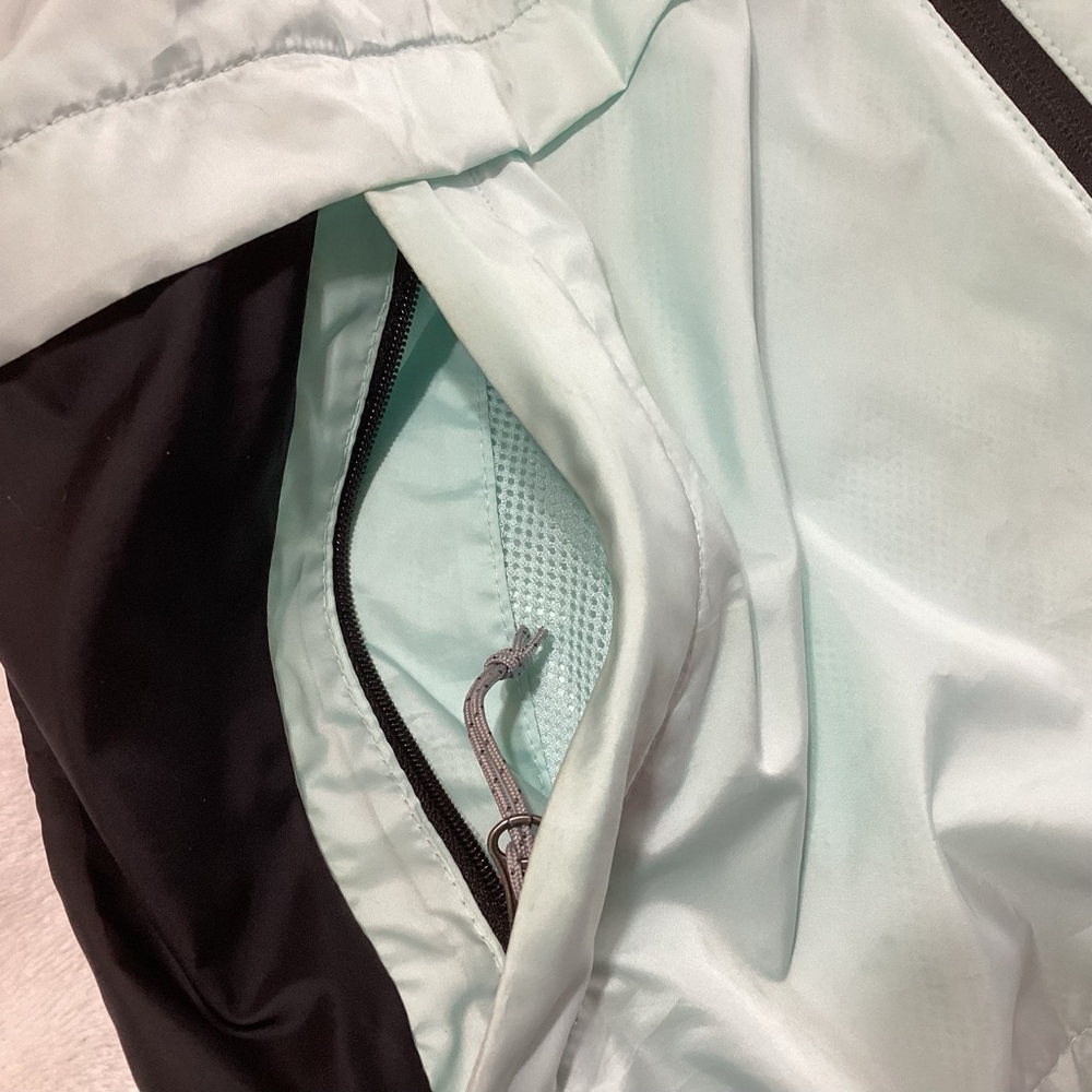 Women’s Columbia Alpine Chill Windbreaker Full Zip Jacket with Hood Size Small - Picture 5 of 9